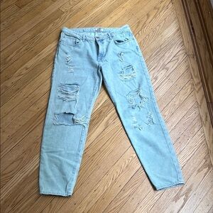 Forever 21 Distressed Light Wash Mom Jeans Size 28